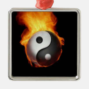 Yin Yang über Feuerzauberei Silbernes Ornament