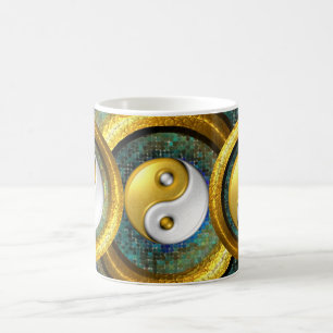 Yin-Yang und goldene Ringe in der Balance /Mug Kaffeetasse