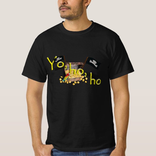 YO HO HO Pirate Schatztruhe T-Shirt (Vorderseite)