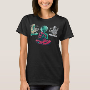 Yoga Alien Funny Design T-Shirt