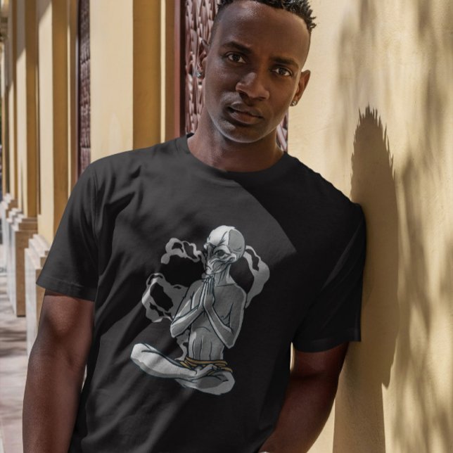 Yoga Alien T-Shirt (Von Creator hochgeladen)