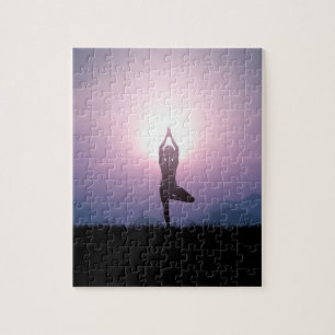 Yoga-Baum-Pose Vrksasana Schwarz Lila Puzzle