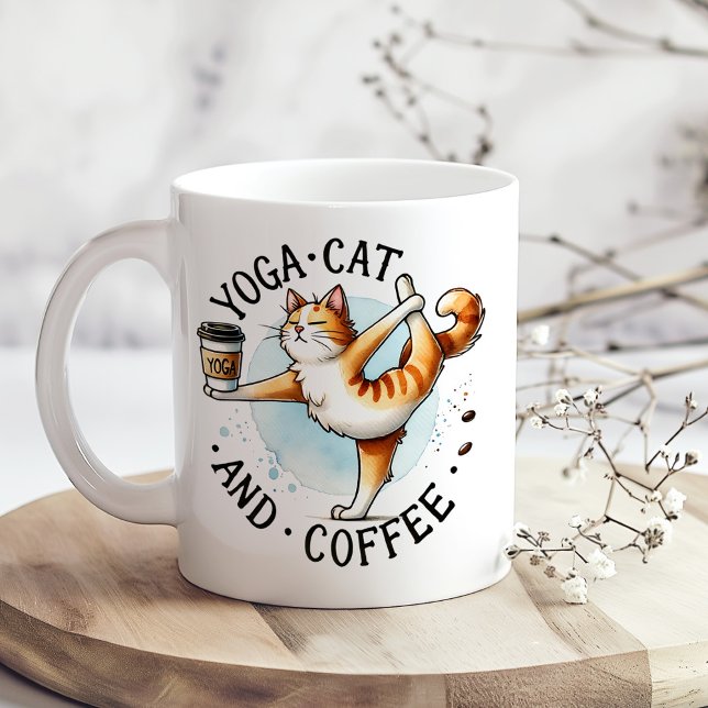 "Yoga Cat and Coffee" Funny Cat Lover's Kaffeetasse ("Yoga Cat and Coffee" Funny Cat Lover's Coffee Mug on a boho kitchen table with tiny flowers)
