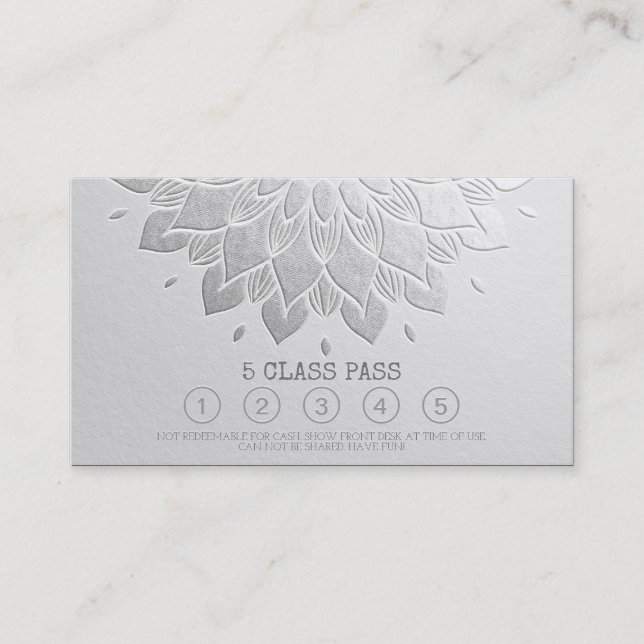 Yoga Class Pass White Silver Emboss Mandala Floral Treuekarte (Vorderseite)