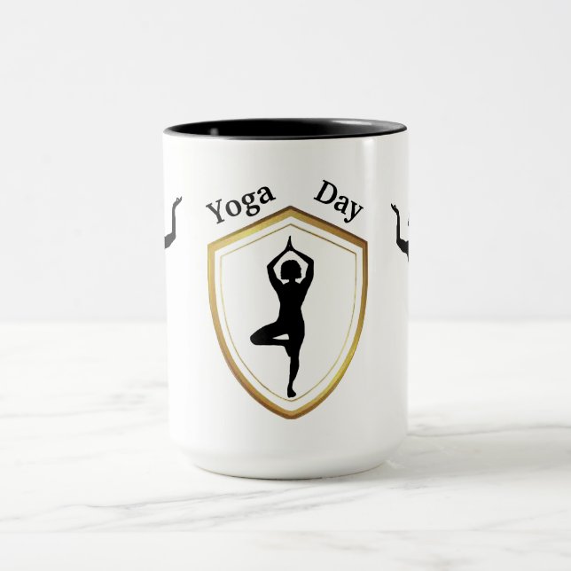 Yoga Day Black Silhouette Tasse (Zentrum)