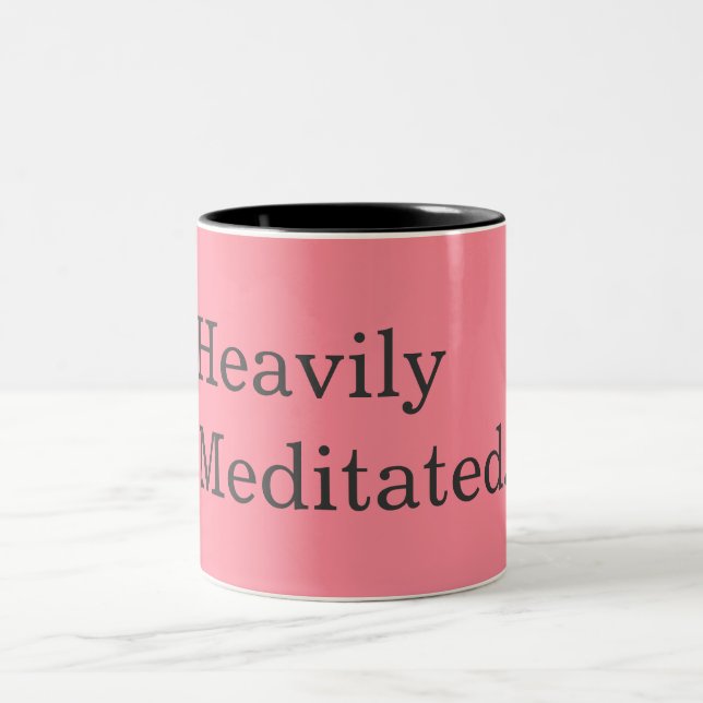 Yoga-Fitness stark meditiert Zweifarbige Tasse (Mittel)