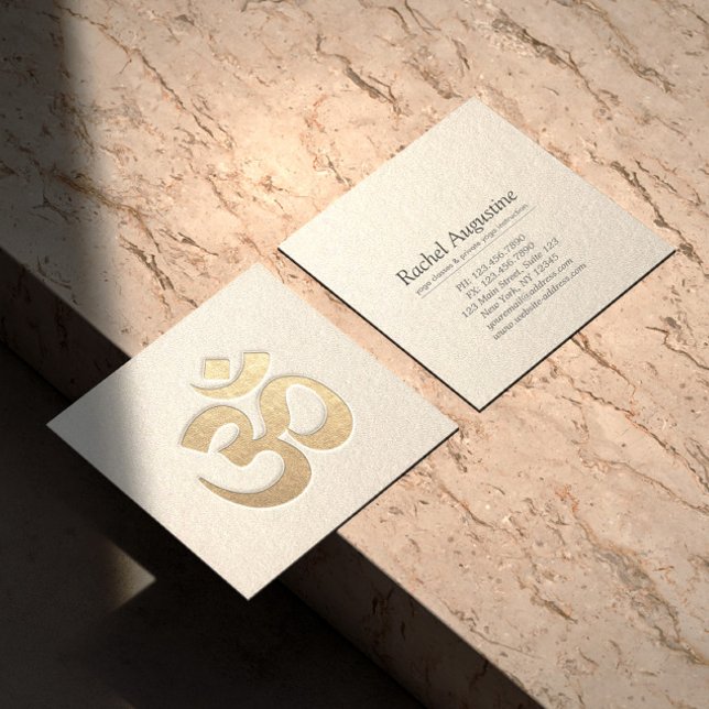 Yoga Instructor, die Yoga-Yoga in Weiß und Gold-Em Quadratische Visitenkarte (Von Creator hochgeladen)