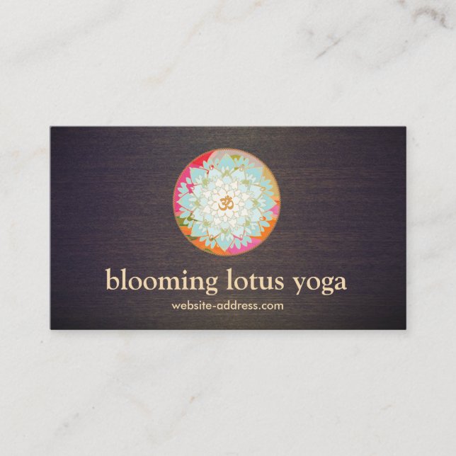 Yoga Instructor Lotus and Om Symbol Visitenkarte (Vorderseite)
