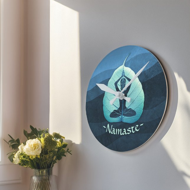 YOGA Instructor Meditation Pose Bodhi Leaf Cut Art Runde Wanduhr (Von Creator hochgeladen)