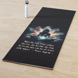 Yoga Instructor Meditation Pose Glühen Mist Lotus Yogamatte