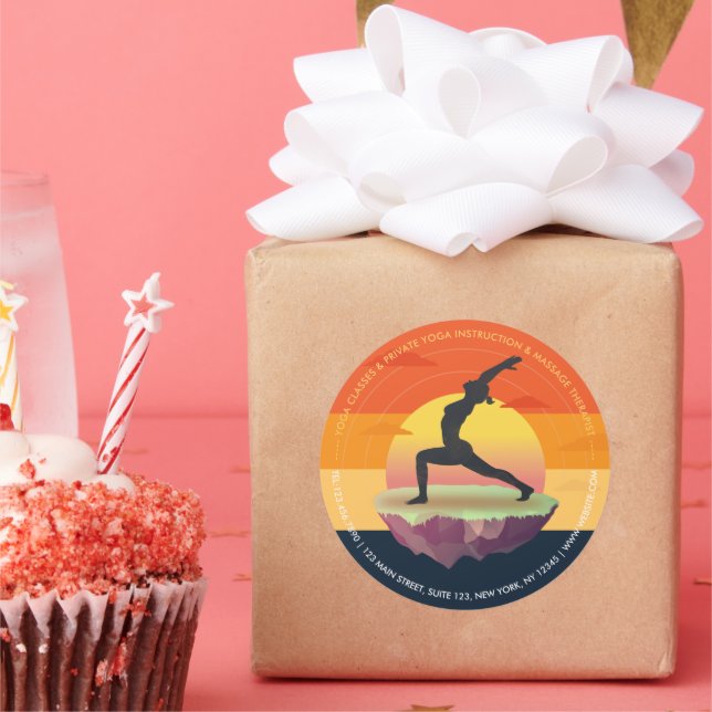 Yoga Instructor Meditation Pose Sun Flying Island Runder Aufkleber (Party)