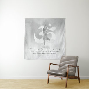 YOGA Instructor Meditation Tree Pose Om Sign Quote Wandteppich