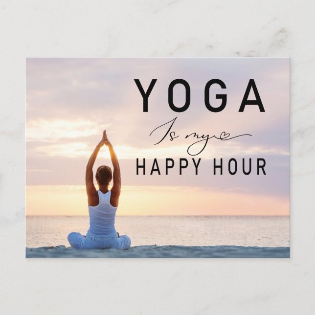 Yoga ist meine Happy Hour Woman posiert Yoga Postkarte (Vorderseite)