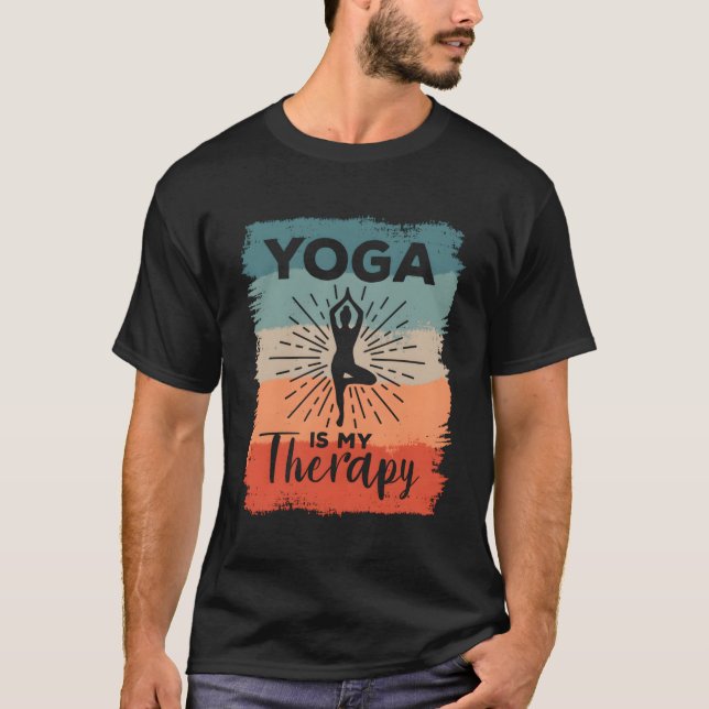 Yoga ist meine Therapie Meditation T-Shirt (Vorderseite)
