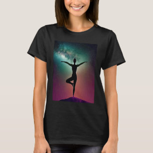 Yoga-Mädchen weibliche Sonnengruß-Meditation Chakr T-Shirt