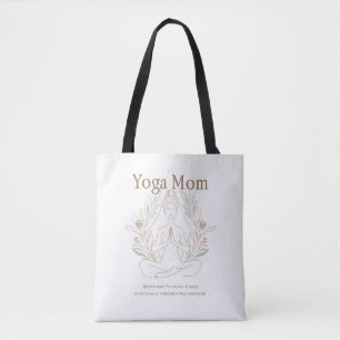 Yoga-Mama atmet durch die Mutterschaft