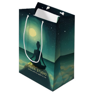 Yoga Meditation Pose auf Rock Full Moon Stars Nigh Mittlere Geschenktüte