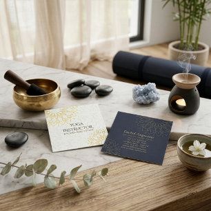 Yoga-Meditationslehrer Gold Floral Mandala Quadratische Visitenkarte