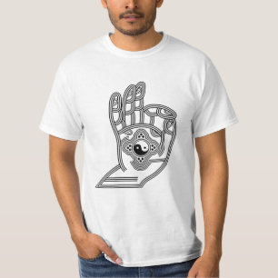 Yoga Mudra mit Yin Yang und Ihrem Namen T-Shirt