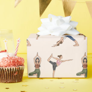 Yoga-Pose-Frauen auf beigem Workout-Muster Geschenkpapier