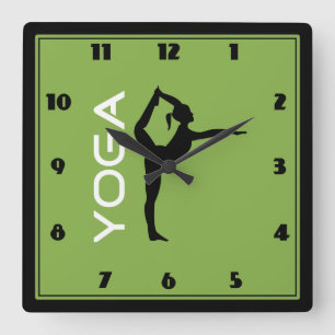Yoga-Pose-Silhouette über den grünen Hintergrund Quadratische Wanduhr
