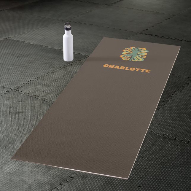 Yoga pose swirls retro brown orange name yogamatte (Von Creator hochgeladen)