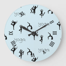 Yoga-Posen auf blau Große Wanduhr