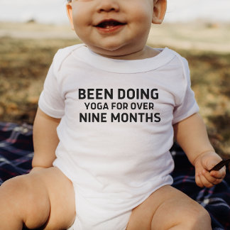 Yoga seit über neun Monaten Funny Yoga B Baby Strampler