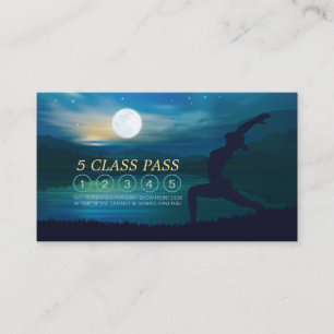 Yogalehrerin Mondlicht Halbmond Pose 5 Klasse Pass Treuekarte