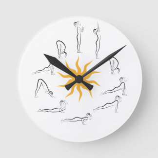 Yogasonnegruß Runde Wanduhr