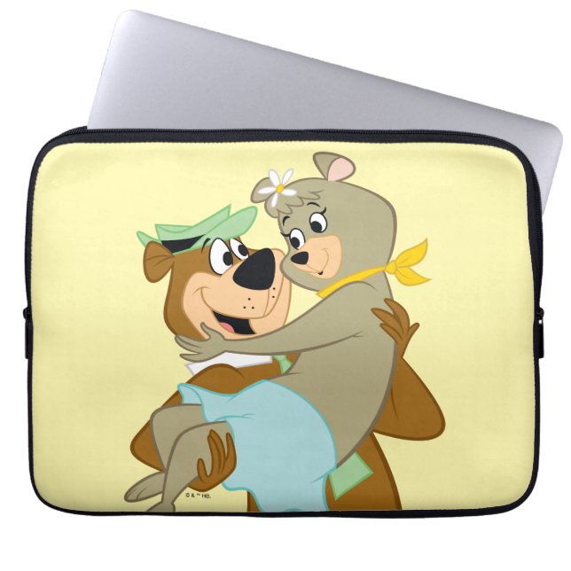 Yogi Bear Carry Cindy Bear Laptopschutzhülle (Vorderseite)