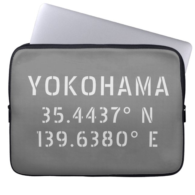 Yokohama Latitude & Longitude Laptopschutzhülle (Vorderseite)