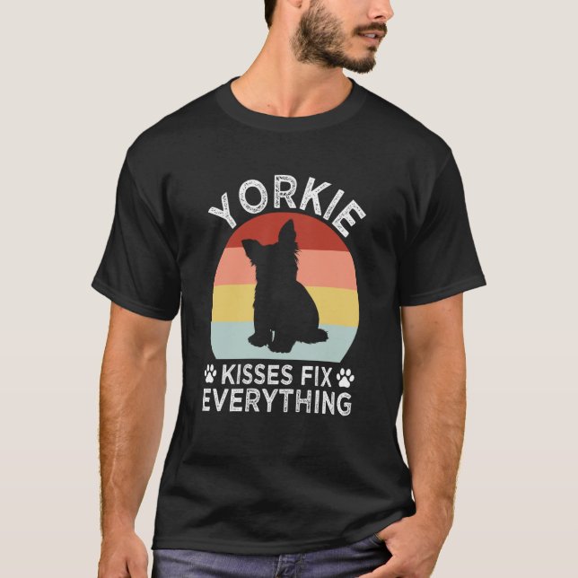 Yorkie Kisses Fix Everything Yorkshire Terrier Hum T-Shirt (Vorderseite)