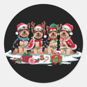 Yorkie-Weihnachtsmannmütze gegen die Weihnachtsbel Runder Aufkleber
