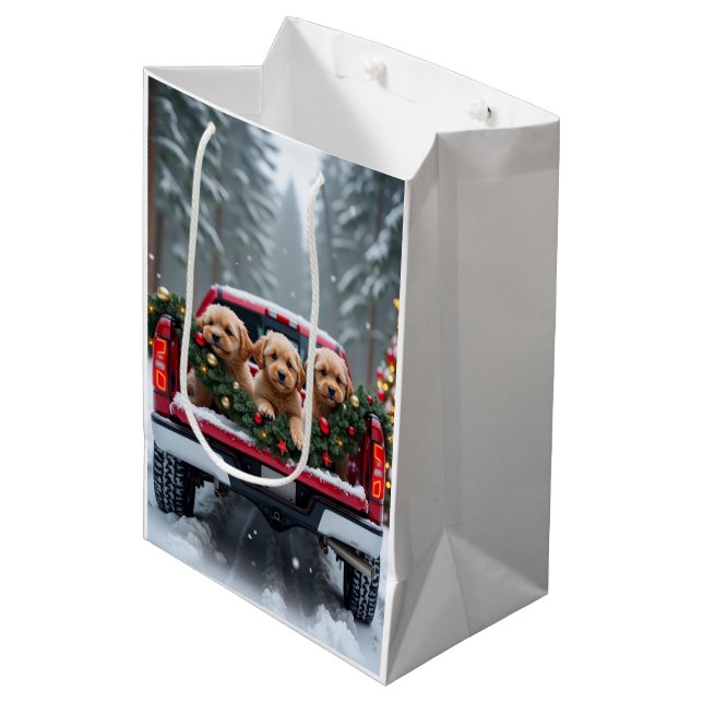 Yorkipoo Christmas Red Truck Holiday Gift Mittlere Geschenktüte (Vorderseite Schrägansicht)