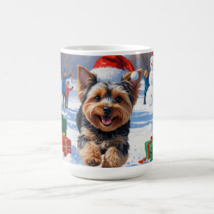 Yorkipoo läuft im Schnee mit Weihnachtsmütze Kaffeetasse