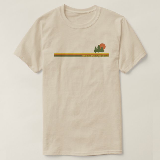 Yorkshire Dales Nationalpark Pine Trees Sun T-Shirt (Design vorne)