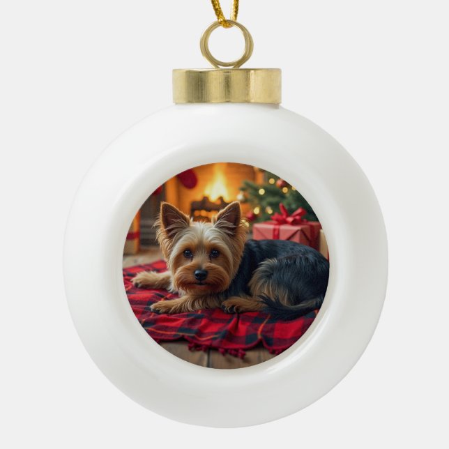 Yorkshire Terrier Cozy Christmas Evening Painting Keramik Kugel-Ornament (Vorderseite)