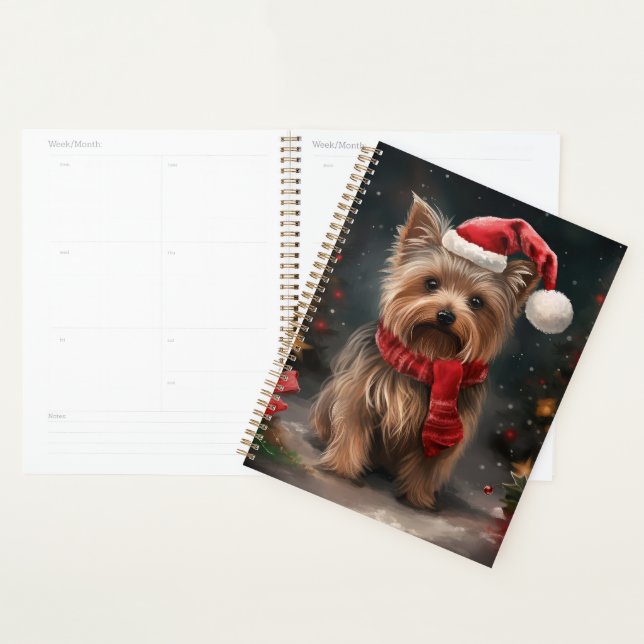 Yorkshire Terrier Dog zu Weihnachten im Schnee Planer (Anzeige)