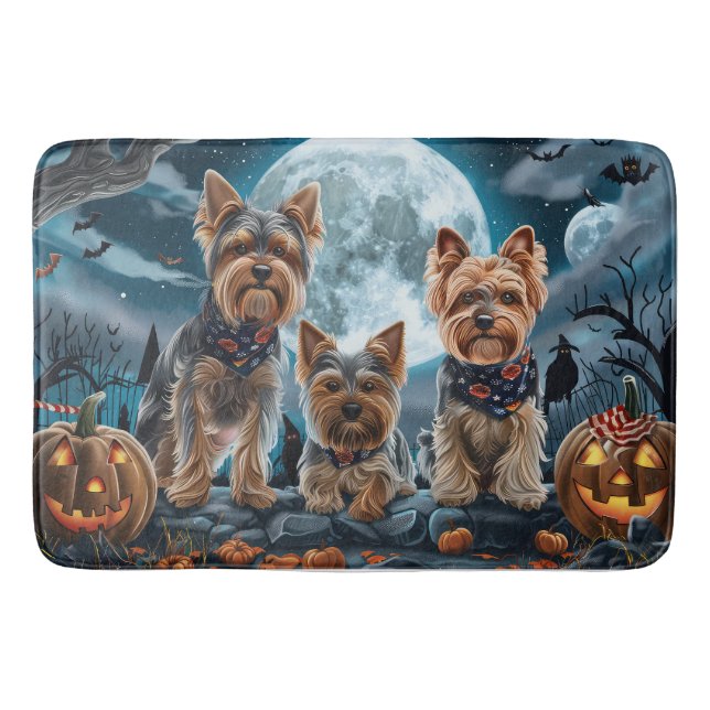 Yorkshire Terrier Halloween Spooky Badematte (Vorderseite)