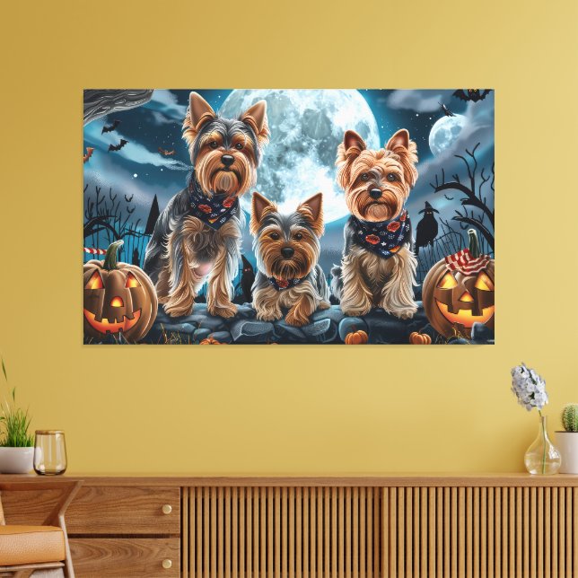 Yorkshire Terrier Halloween Spooky Leinwanddruck (Insitu (Wohnzimmer))