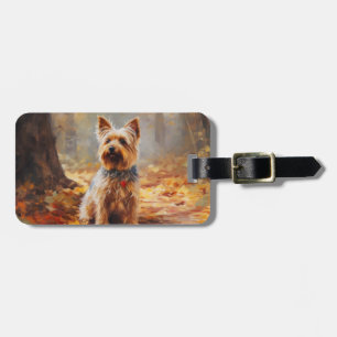 Yorkshire Terrier im Herbstlaubfall inspiriert Gepäckanhänger