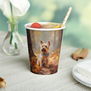 Yorkshire Terrier im Herbstlaubfall inspiriert Pappbecher