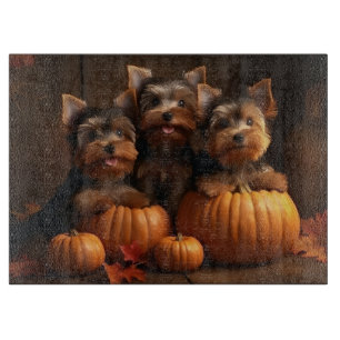 Yorkshire Terrier Welpe Herbstfreude Kürbis Schneidebrett
