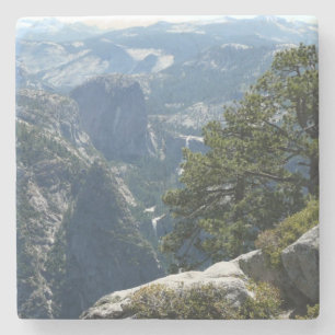 Yosemite-Bergblick im Yosemite-Nationalpark Steinuntersetzer