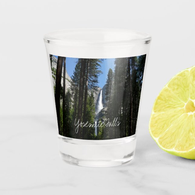 Yosemite Falls and Woods Landscape Fotografy Schnapsglas (Vorderseite)