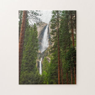 Yosemite Falls durch den Wald Puzzle