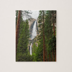 Yosemite Falls durch den Wald Puzzle