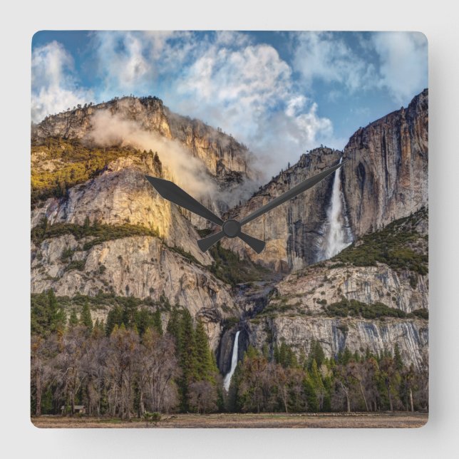Yosemite Falls landschaftlich, Kalifornien Quadratische Wanduhr (Vorderseite)
