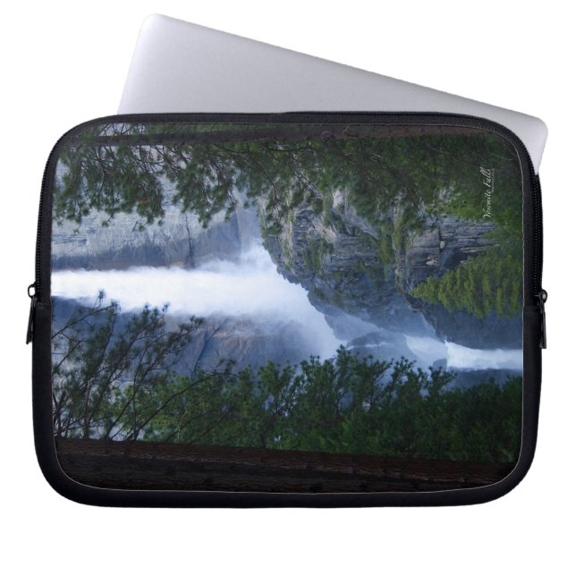 Yosemite Falls Laptopschutzhülle (Vorderseite)